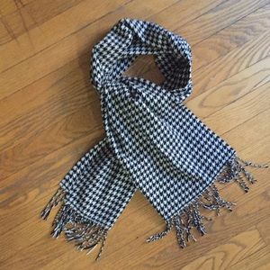 Houndstooth Scarf